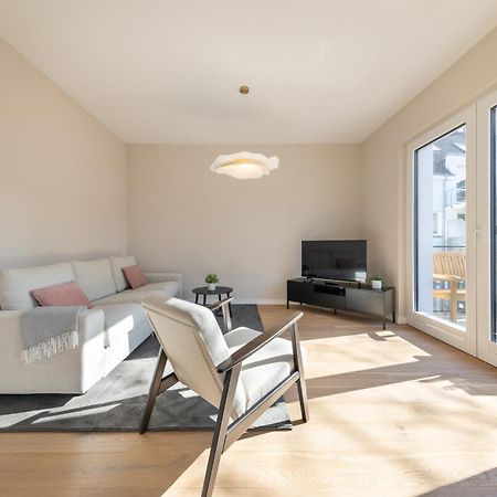 Ferienwohnung Strom Acht - Modern Frisch Inkl Stellplatz, Balkon - 200M Zum Alten Strom Rostock Bagian luar foto