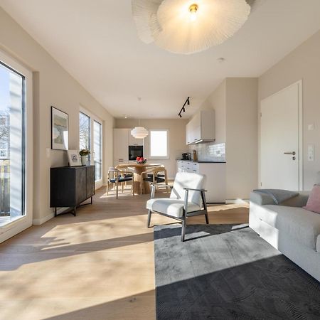 Ferienwohnung Strom Acht - Modern Frisch Inkl Stellplatz, Balkon - 200M Zum Alten Strom Rostock Bagian luar foto